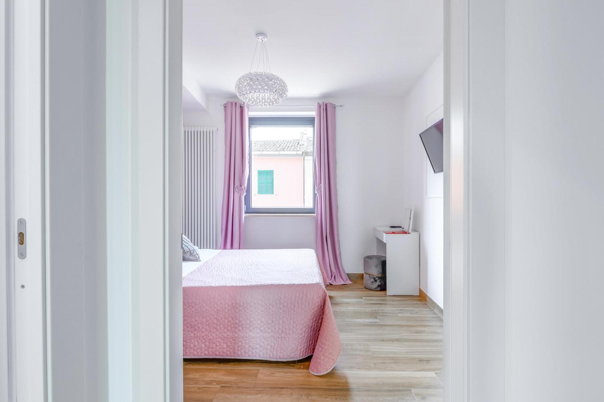 Casa Vacanze Maddalena - Palazzetto Sul Lago - Diamante Rosa Марта Екстер'єр фото