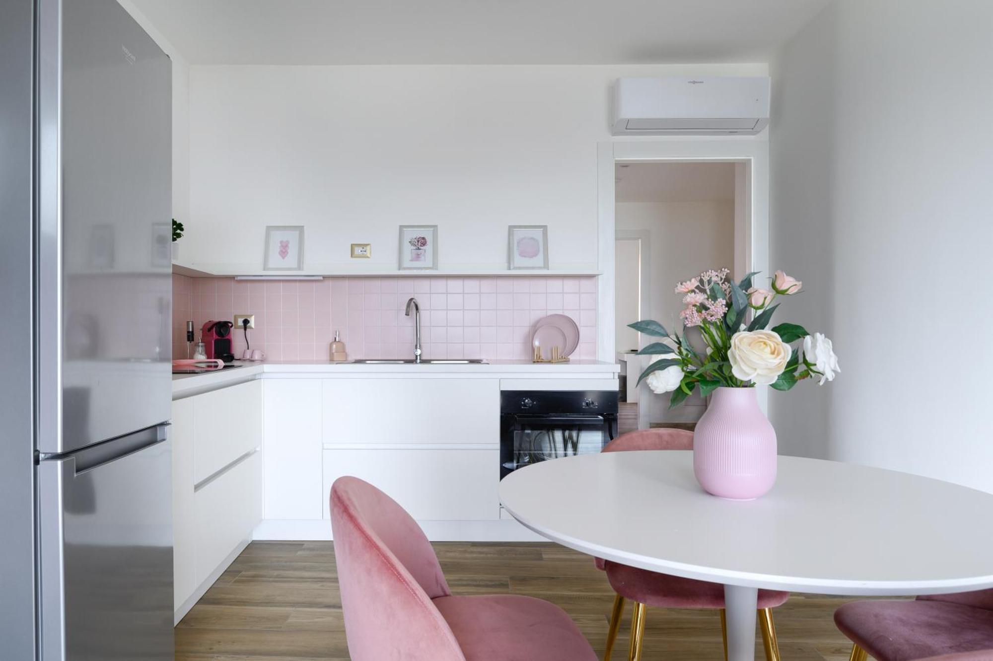 Casa Vacanze Maddalena - Palazzetto Sul Lago - Diamante Rosa Марта Екстер'єр фото