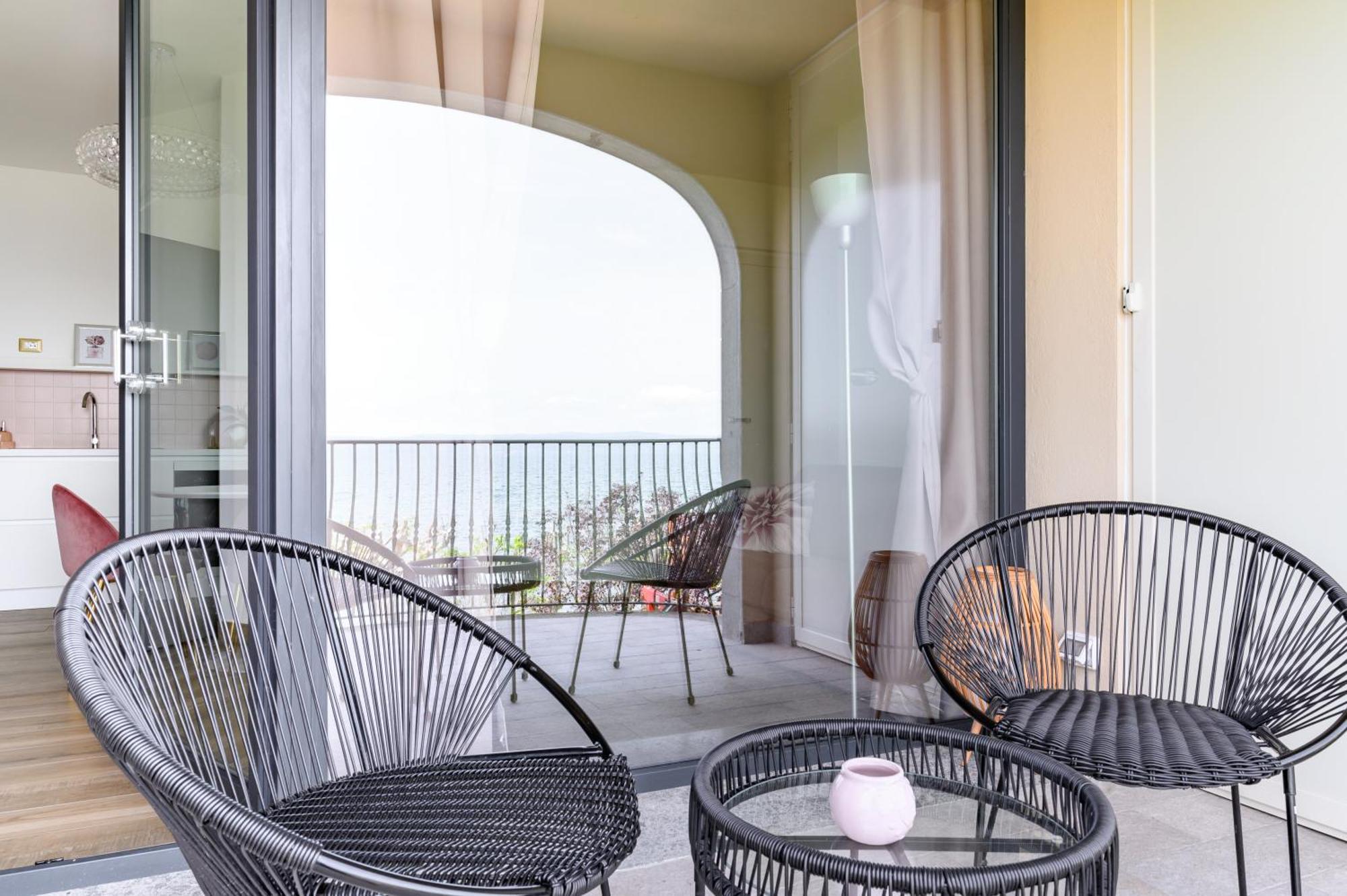 Casa Vacanze Maddalena - Palazzetto Sul Lago - Diamante Rosa Марта Екстер'єр фото
