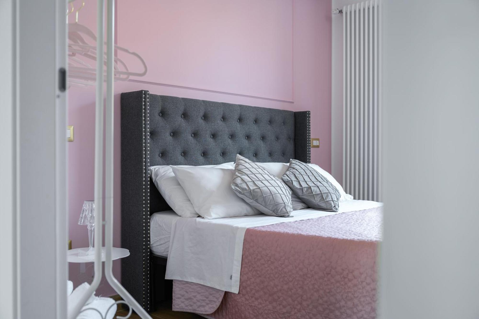 Casa Vacanze Maddalena - Palazzetto Sul Lago - Diamante Rosa Марта Екстер'єр фото
